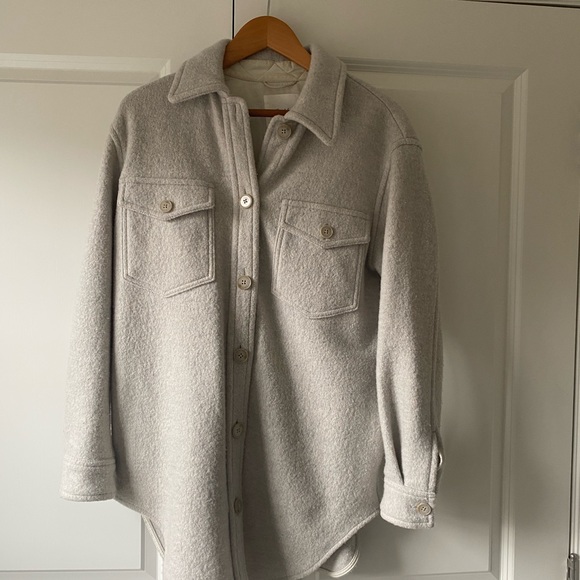 The Ganna aritzia shacket - Picture 3 of 6